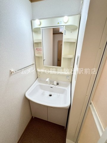 東大阪市七軒家のハイツの独立洗面台