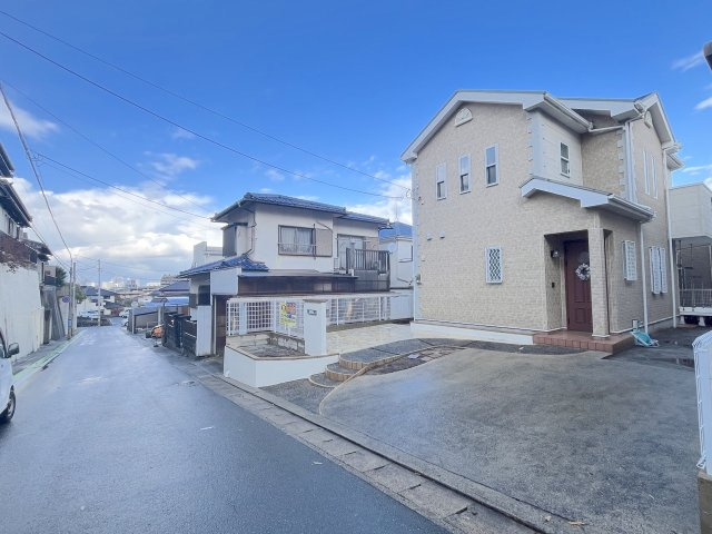 南区平和２丁目 戸建の前面道路含む現地写真