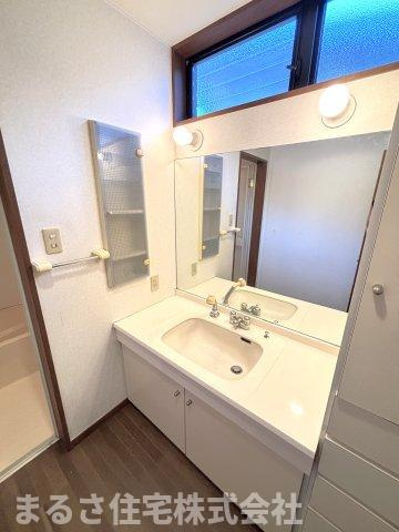 生目台西4丁目　中古戸建の独立洗面台