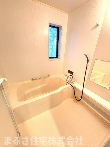 生目台西4丁目　中古戸建の浴室