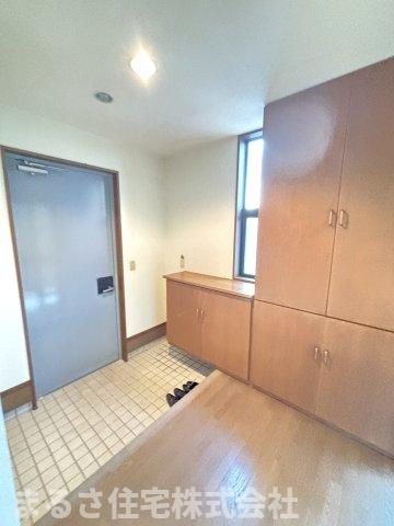 生目台西4丁目　中古戸建の玄関