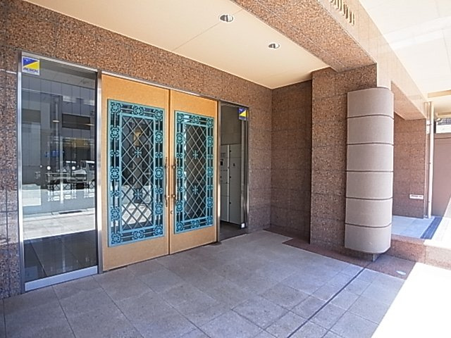 神戸市須磨区大池町５丁目の賃貸マンションのエントランス
