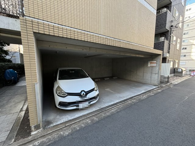 【駐車場】