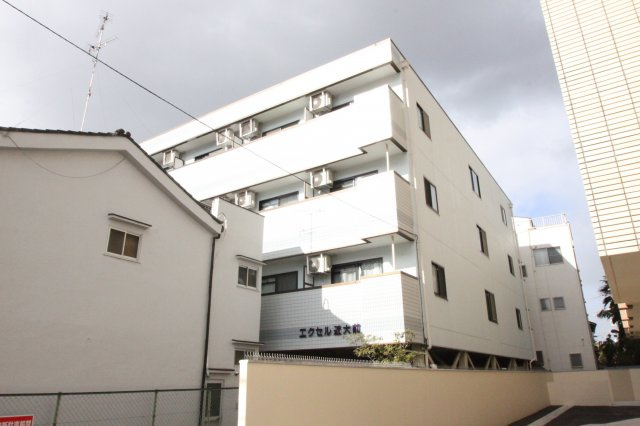 エクセル近大前の外観