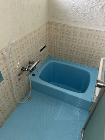 柏原市太平寺１丁目の一戸建ての浴室