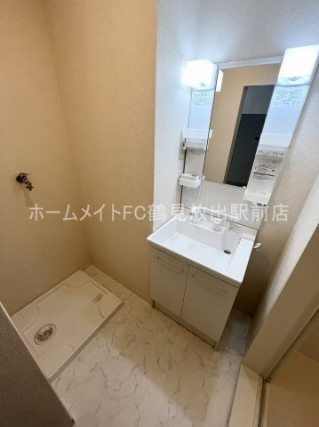 大阪市鶴見区安田１丁目のハイツの洗面所