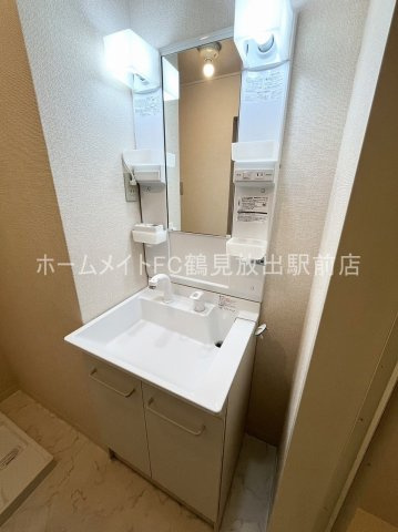 大阪市鶴見区安田１丁目のハイツの独立洗面台