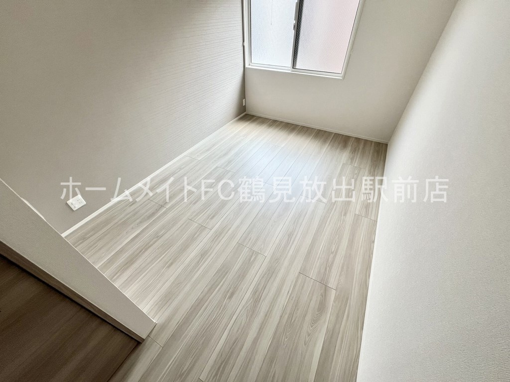 大阪市鶴見区今津南４丁目のハイツの洋室