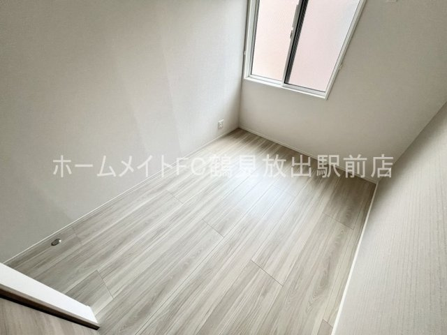 大阪市鶴見区今津南４丁目のハイツの洋室