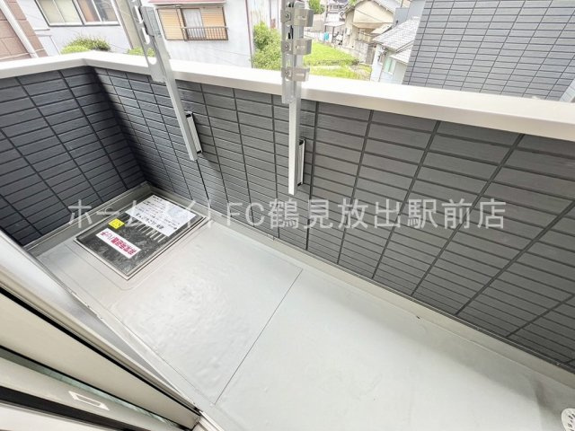 大阪市鶴見区今津南４丁目のハイツのバルコニー