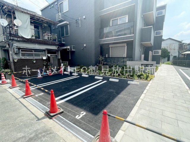 大阪市鶴見区今津南４丁目のハイツの駐車場