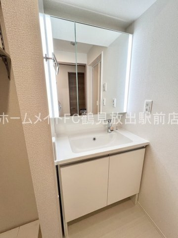 大阪市鶴見区今津南４丁目のハイツの独立洗面台