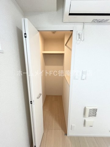 東大阪市長田西３丁目の賃貸マンションの収納