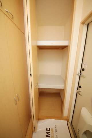 リビングタウンかじま台　Cの収納