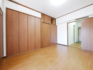 【洋室】 | 春日居ライフピアマンション 4階 内装一新 各戸に温泉引込 | 6帖洋室　和室から洋室へリノベーション済