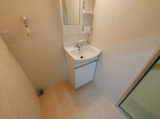 【洗面所】 | 春日居ライフピアマンション 4階 内装一新 各戸に温泉引込 | 洗面台も新品交換済み