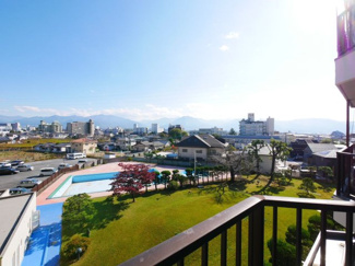 【外観】 | 春日居ライフピアマンション 4階 内装一新 各戸に温泉引込 | 春日居ライフピアマンション 4階 内装一新 各戸に温泉引込　高い建物が無く、抜けた眺望