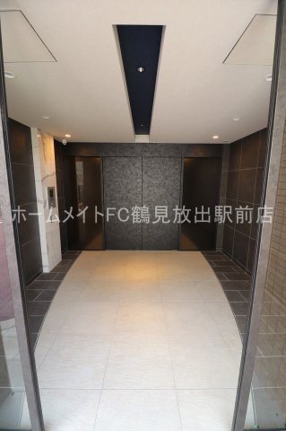 大阪市鶴見区茨田大宮４丁目の賃貸マンションのエントランス