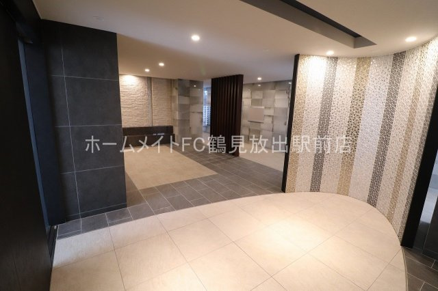 大阪市鶴見区茨田大宮４丁目の賃貸マンションのロビー