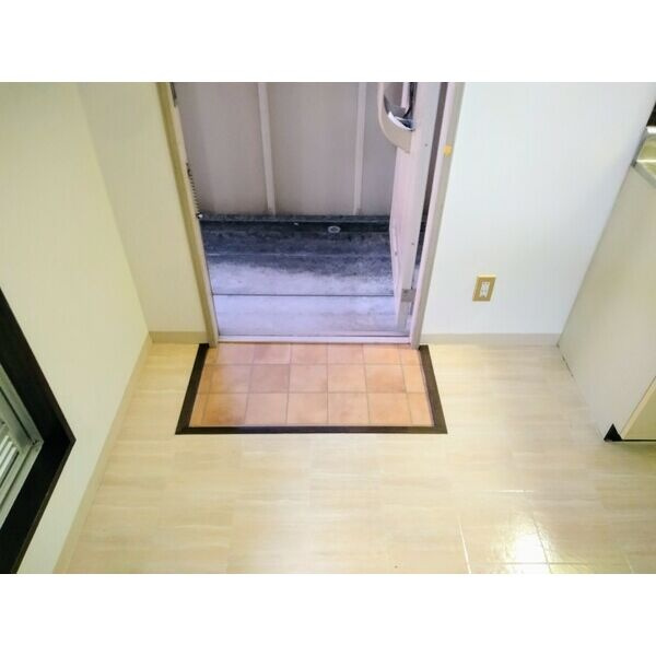 タウニーあけぼのBの玄関