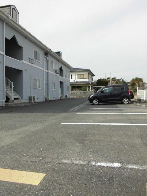 Ｌｕｎａ　Ⅱ　　刈谷市近郊の賃貸はクラスホームの駐車場