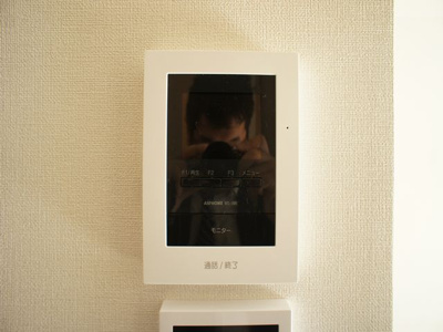 【セキュリティ】 | White Shell(ホワイトシェル) | 訪問者の確認ができるTVドアホン付きです♪