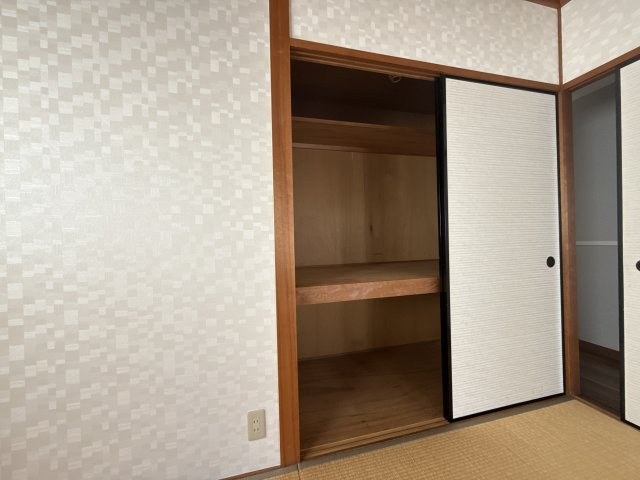 姫路市岡田の賃貸マンションの収納