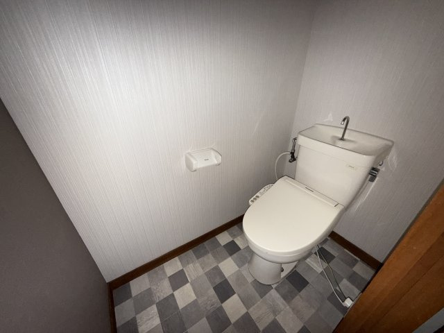 姫路市岡田の賃貸マンションのトイレ