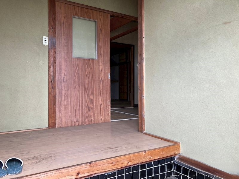 平屋　中古戸建　富士市大淵の玄関