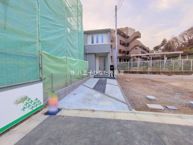 祝　成約済み　八王子市　館町　新築戸建ての外観|自然豊かな高尾の新築戸建てです。～仲介手数料無料☆八王子ひなた不動産～八王子市館町　新築戸建て