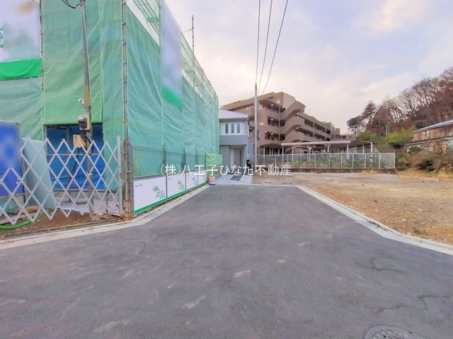 祝　成約済み　八王子市　館町　新築戸建ての前面道路含む現地写真|自然豊かな高尾の新築戸建てです。～仲介手数料無料☆八王子ひなた不動産～八王子市館町　新築戸建て