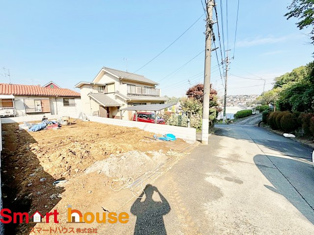 町田市鶴川　新築1棟！の前面道路含む現地写真|車２台駐車可能！
「鶴川」駅徒歩９分！