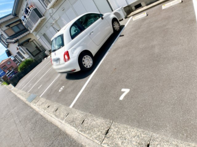 岡戸アーバンハイツの駐車場