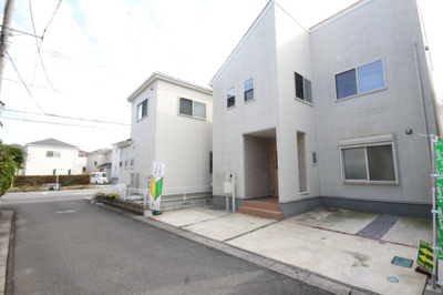 【前面道路含む現地写真】 | 彦糸中古住宅