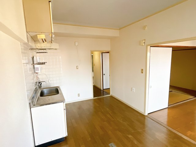 レジデンスひまわりの居間・リビング