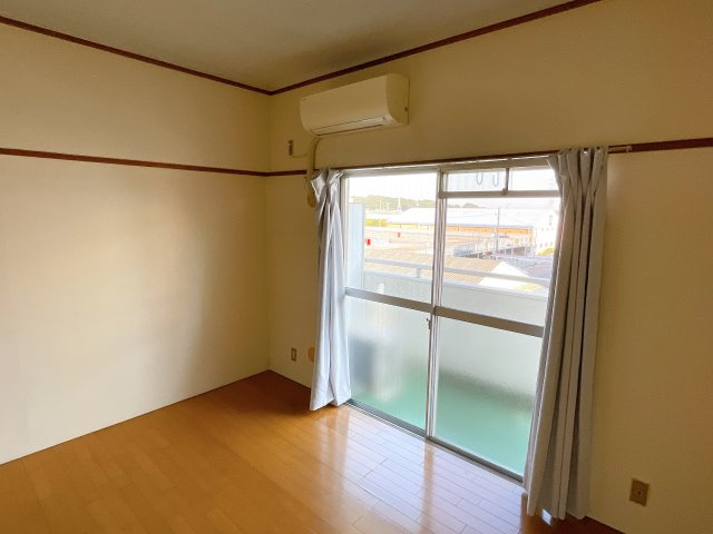 レジデンスひまわりの洋室