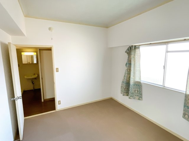 レジデンスひまわりの洋室