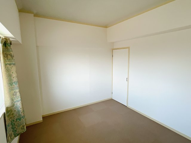 レジデンスひまわりの洋室
