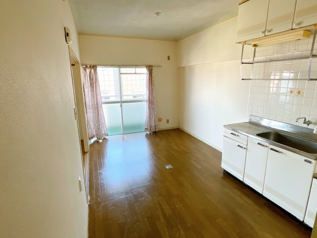 レジデンスひまわりの居間・リビング