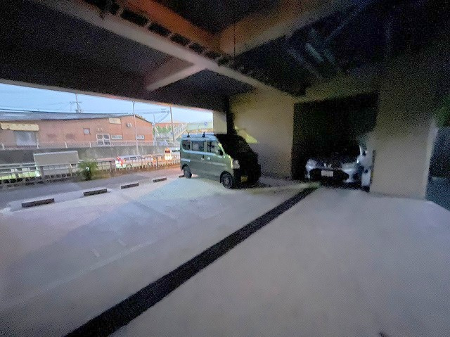 サウスフラットの駐車場