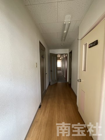 【内装】 | 2階部分は事務所として利用可能です。