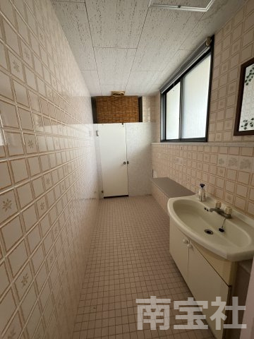 【トイレ】 | トイレは各階にあります。