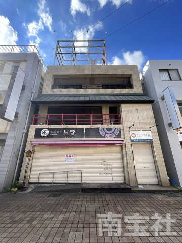 【外観】 | 建物正面入り口です。