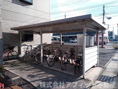 【その他共用部分】 | ル・ボヌール | 屋根付き駐輪場