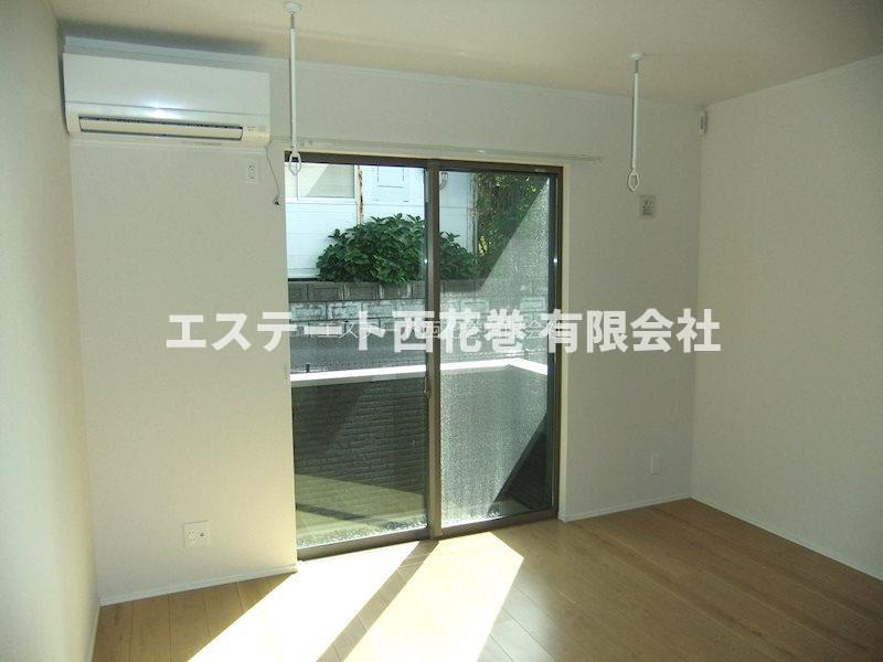 ぴのの居間・リビング|105号室写真です