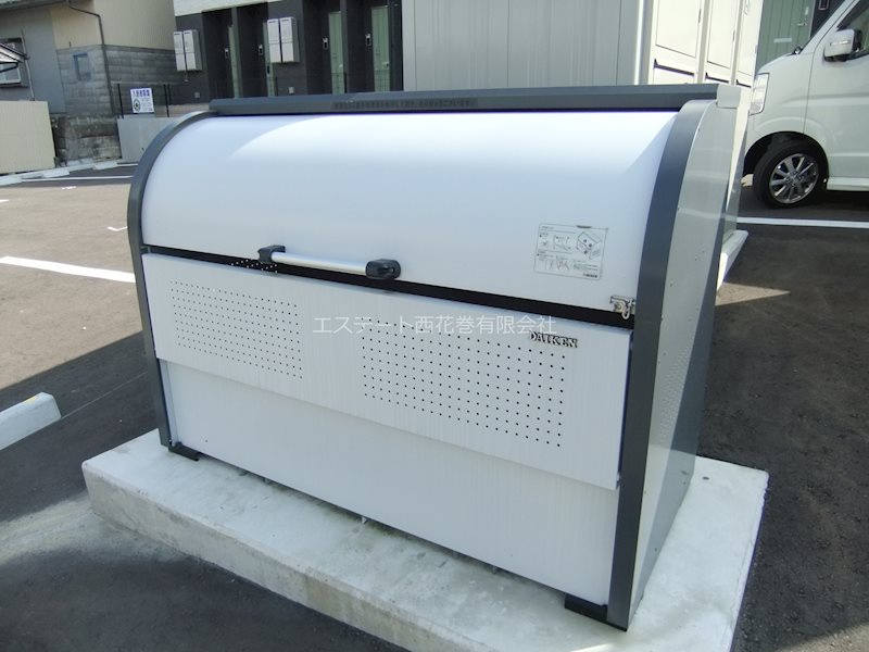 ぴのの外観|専用ゴミ集積所