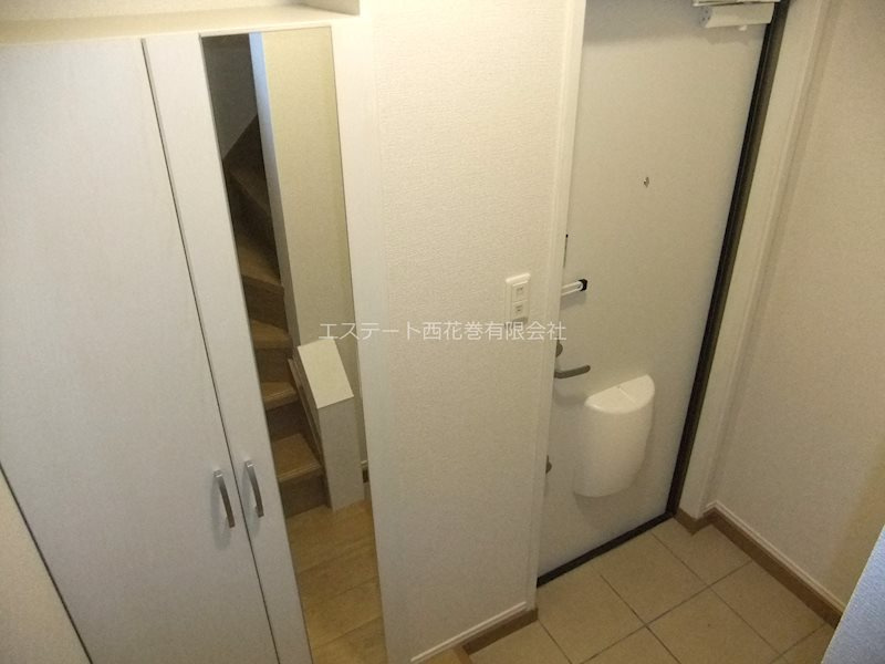 ぴのの玄関|姿見付きシューズボックス