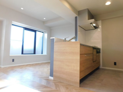 【居間・リビング】 | コアマンション博多南 | フルリノベーション物件です。3LDK（ウォークスルークローゼット付）。