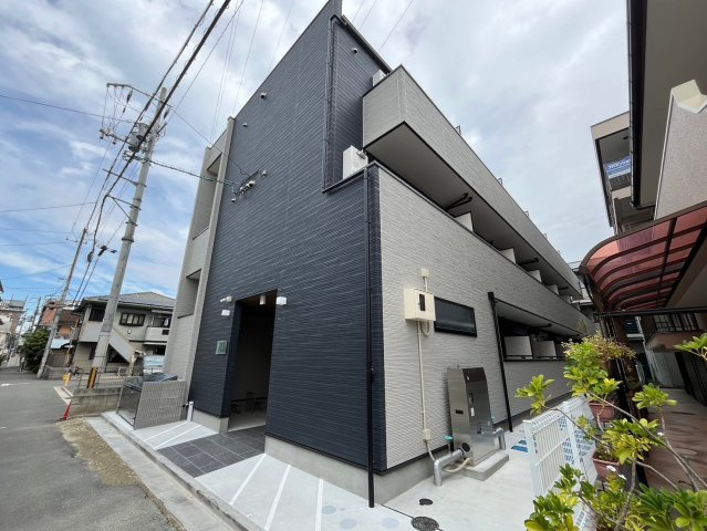 ソラーナメゾン近畿大学前の外観