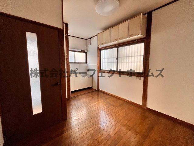 渚南町テラスの居間・リビング|ゆったり過ごせるリビングです